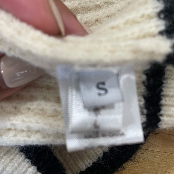 Knit Mix Sweaters - Picture 10 of 12